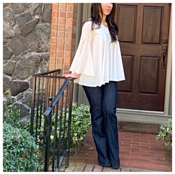 ✨LAST ONE ✨PARIS Bell sleeves swing top - Picture 4 of 8